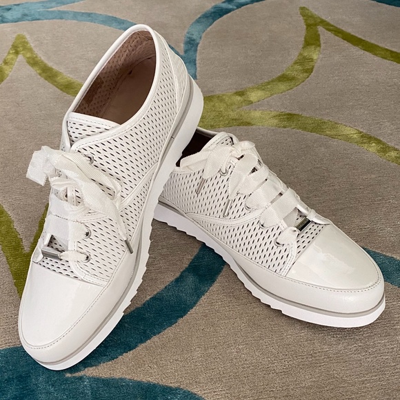 donald pliner white shoes